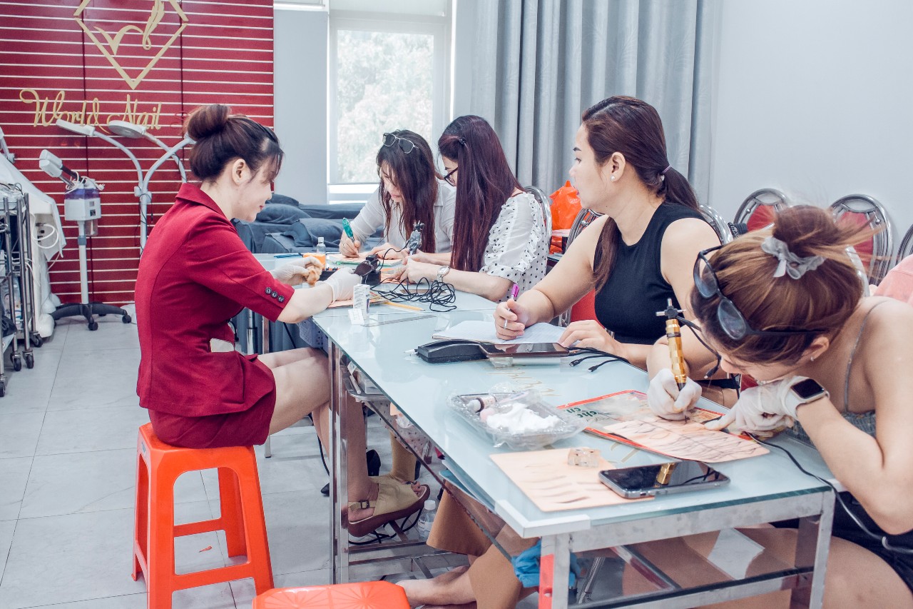 Khóa Học Phun Xăm Thẩm Mỹ Chuyên Nghiệp
